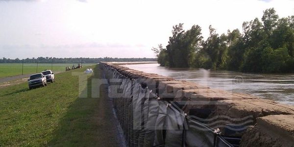 TrapBags as a levee in Baton Rouge, Louisiana