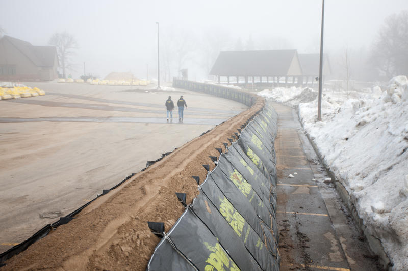 TrapBags used to protect against snow melt in Fargo
