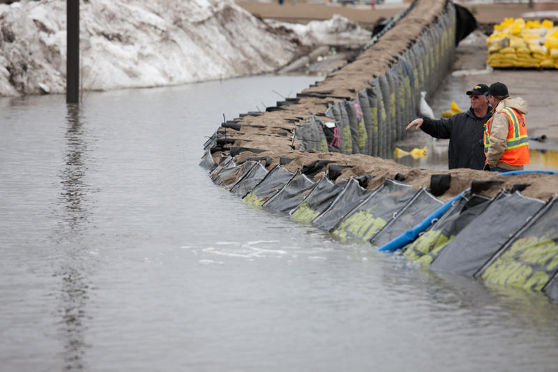 TrapBags used to protect against snow melt in Fargo