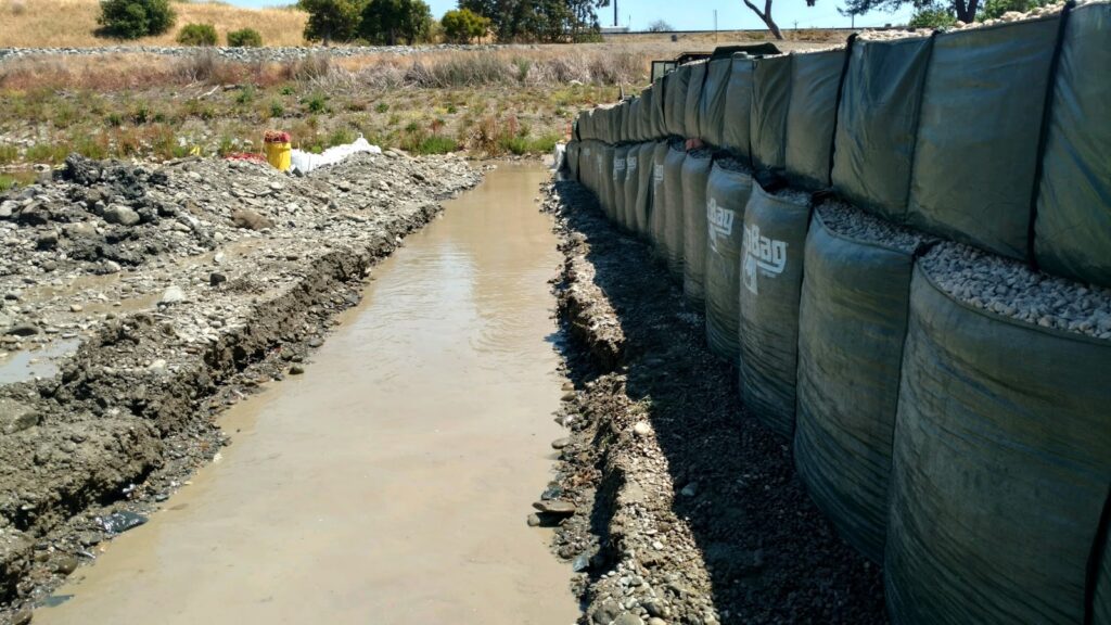 TrapBag flood barrier