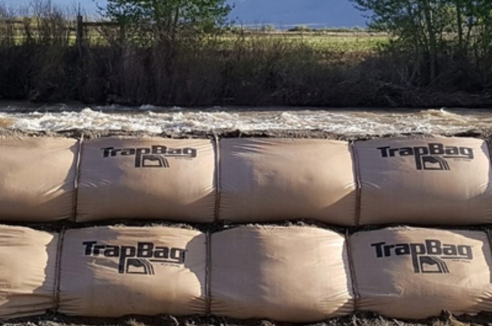 TrapBags used as a temporary dike